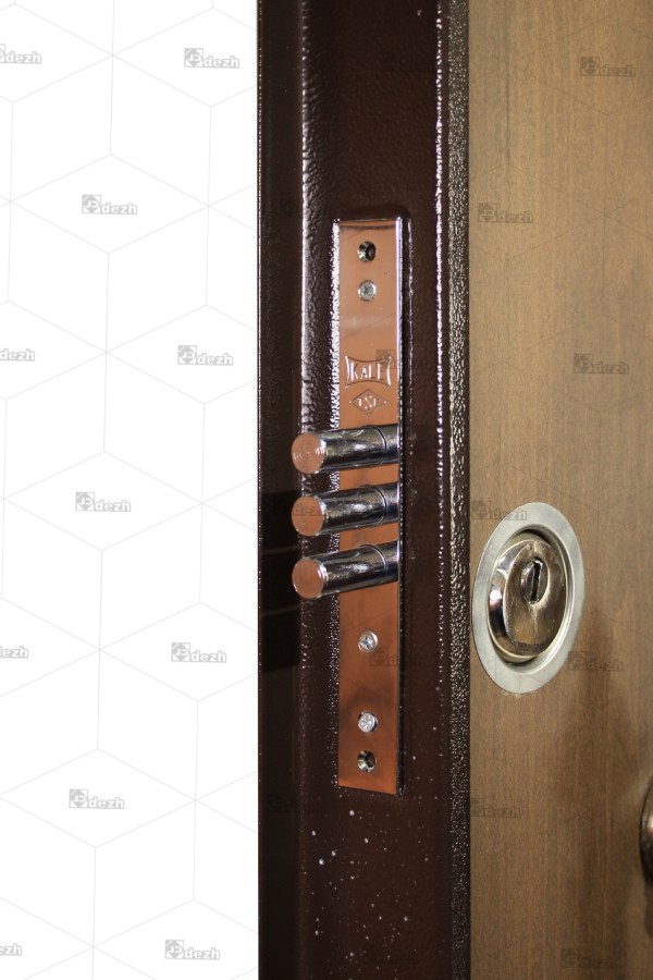 قفل کالی ترکیه ای نصب شده بر روی درب ضد  سرقت