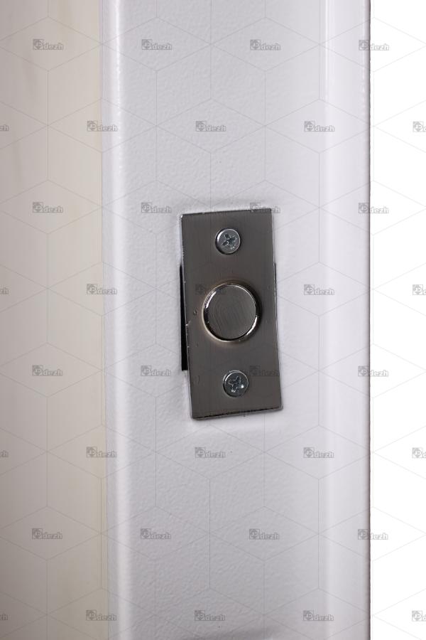 قفل پستچی نصب شده بر روی درب ضد سرقت
